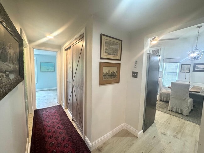 Building Photo - Charming 2 Bedroom 1 Bathroom