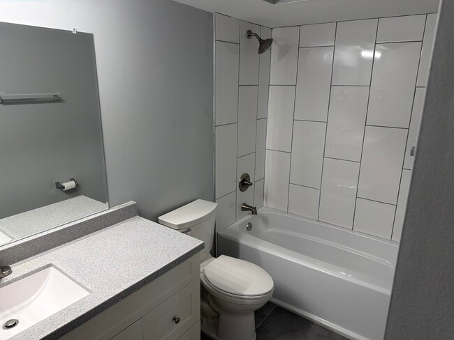 Building Photo - 110 W 66th St