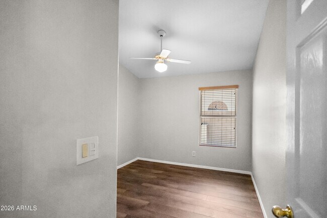 Building Photo - 1214 E Beverly Ln