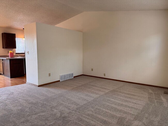 Building Photo - 3827 Glenhurst St