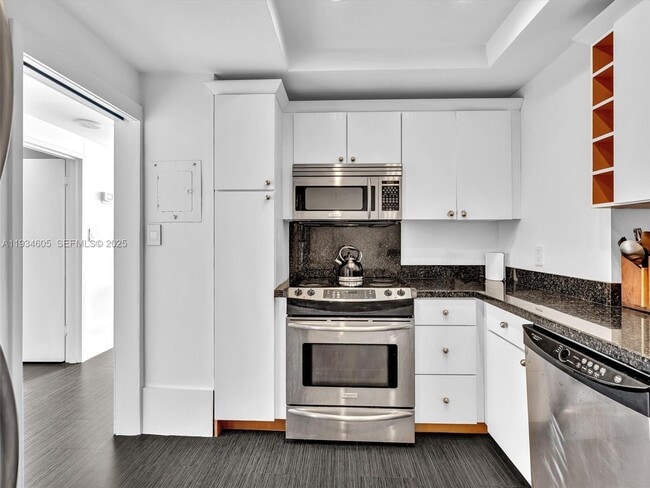 Building Photo - 20 Island Ave