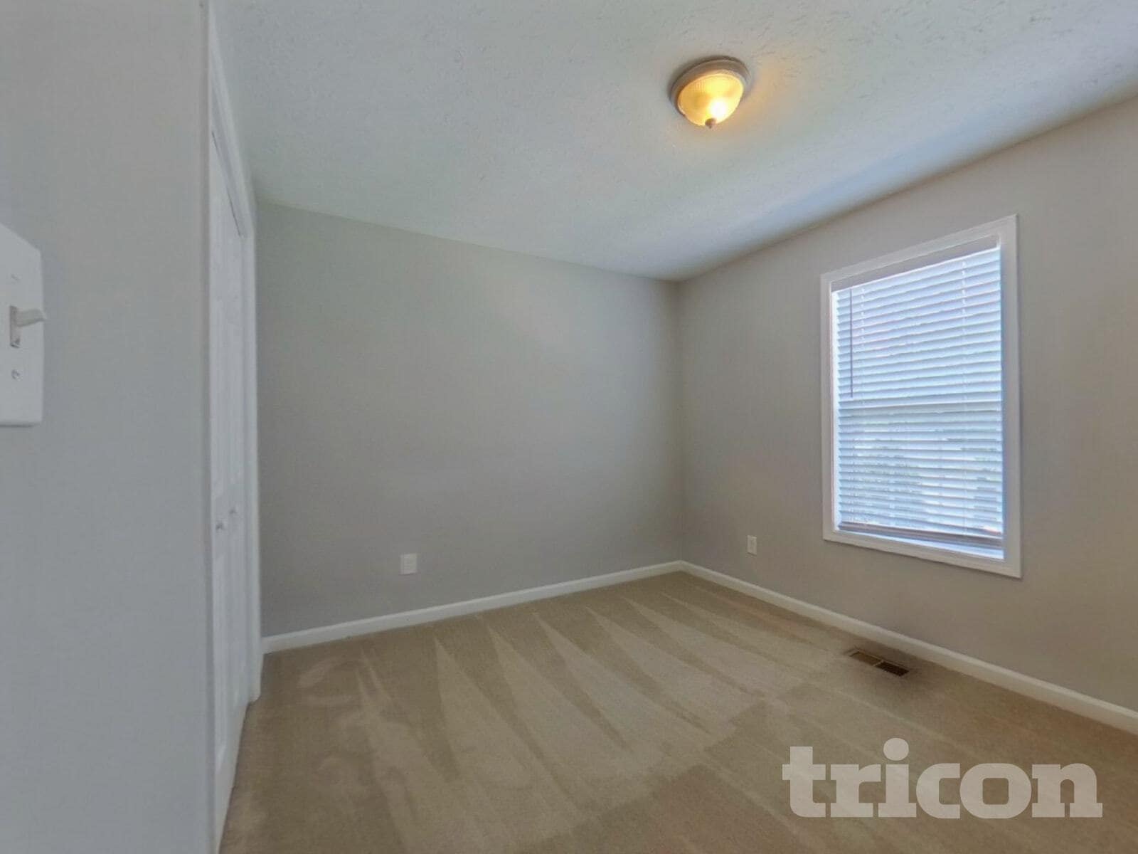Building Photo - 34 Paradise Way