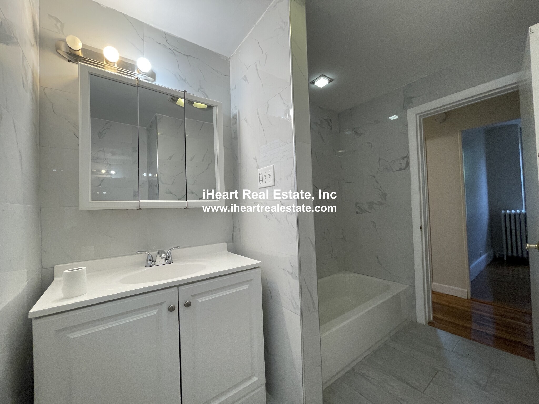 Building Photo - 338 K St