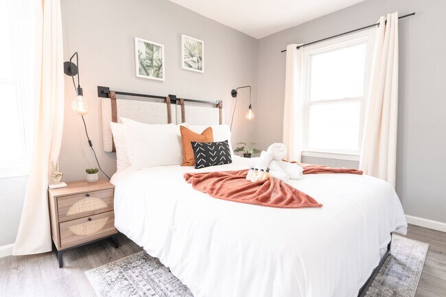 Building Photo - [STR] Fairgrounds Flat Located across Fairgrounds - Fully Furnished 2-Bedroom Home Near Downtown ...