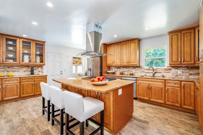 Kitchen - 17001 Bollinger Dr