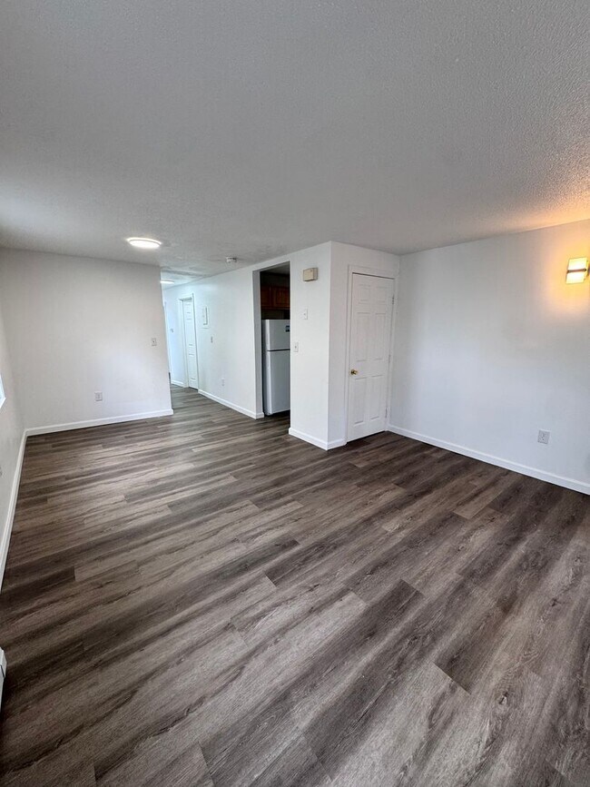 Building Photo - 17 Basset street