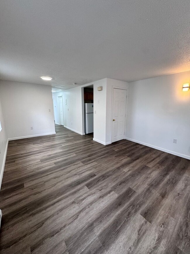 Building Photo - 17 Bassett St