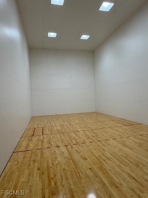 Building Photo - 8350 Trentwood Ct