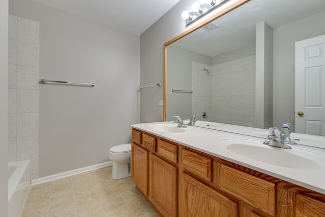 Building Photo - 496 Belvedere Ln