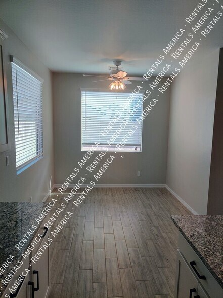 Building Photo - 36033 W San Clemente Ave