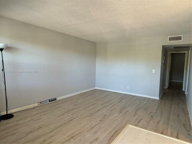 Building Photo - 13250 SW 4th Ct