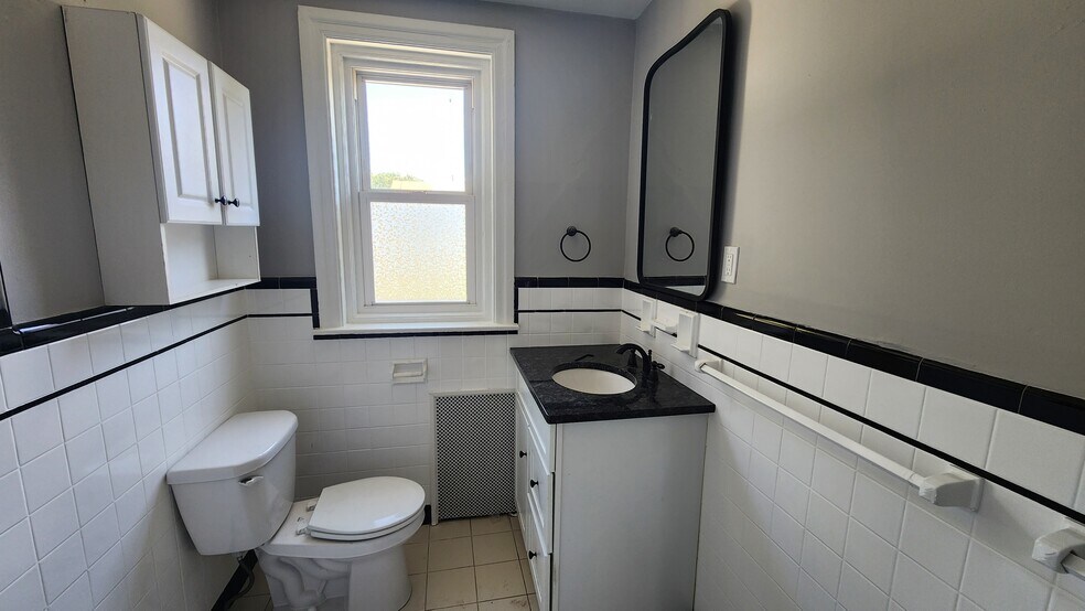 Building Photo - 417 Llanerch Ave