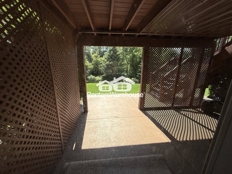 Building Photo - 3600 Mahle Ln