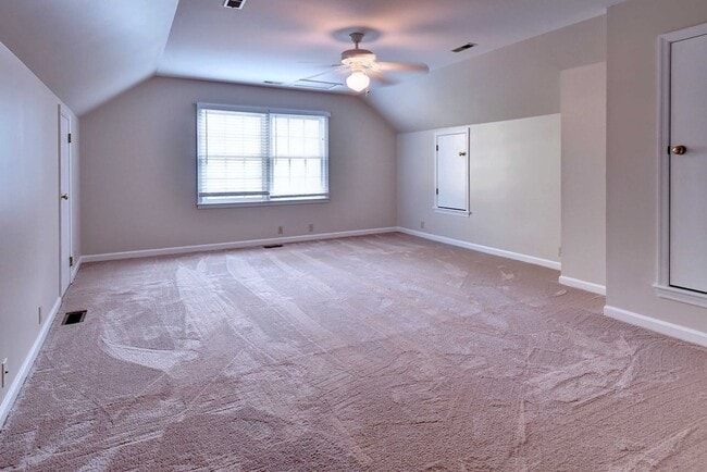 Building Photo - Beautiful Home on Quiet Cul-de-sac
