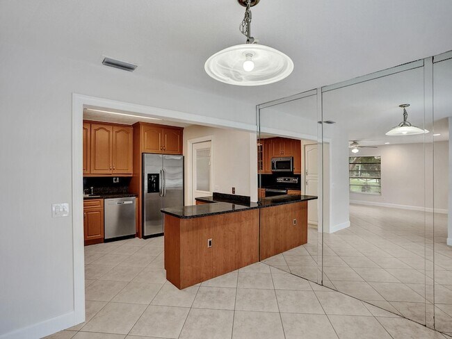 Building Photo - 3747 E Valley Green Dr