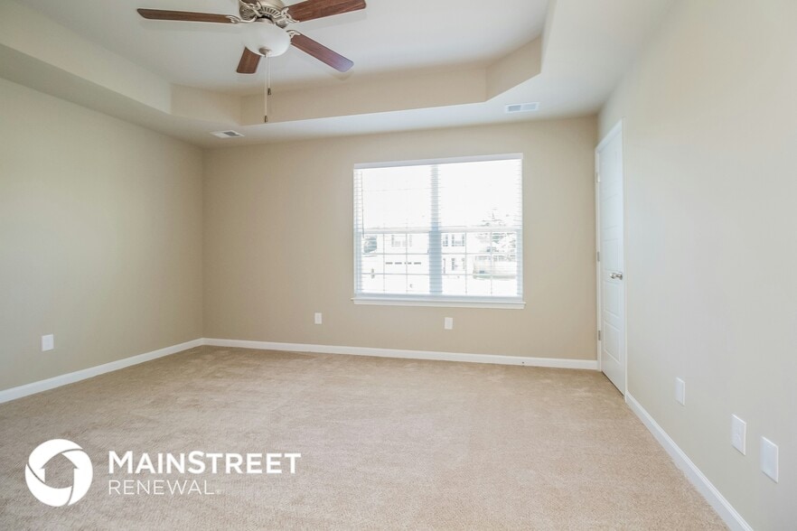 Building Photo - 726 Hollandale Rd