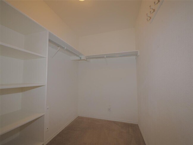 Building Photo - 2104 Perkins Pl