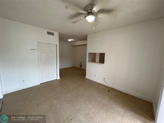 Building Photo - 840 Cypress Park Way