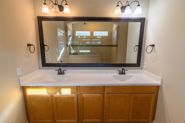 Building Photo - 18610 Parkland Square Pl