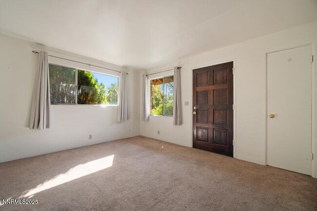 Building Photo - 1245 Plumas St