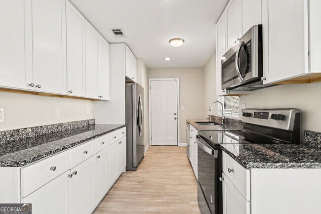 Building Photo - 2117 Blayton Ln SE