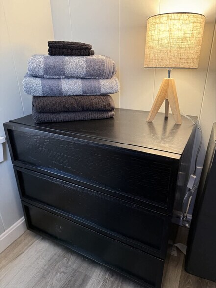 Building Photo - 4 Auburn Ave Ext