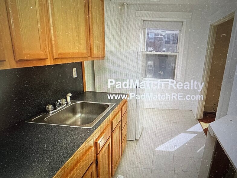 Primary Photo - 100 Washington St