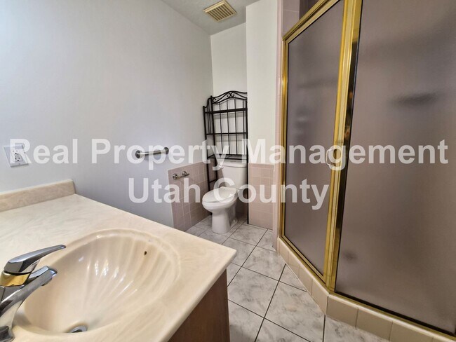 Building Photo - Beautiful Orem Home New Paint and Flooring