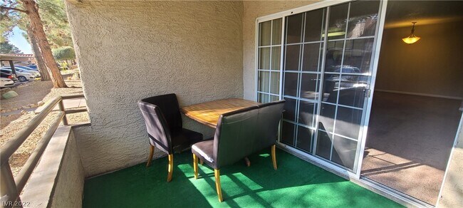 Building Photo - 2200 S Fort Apache Rd