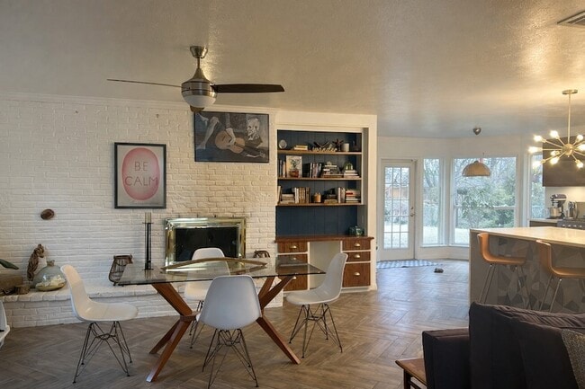 Building Photo - 1623 Hanging Cliff Dr