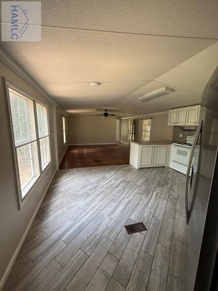 Building Photo - 106 Cravey Ln