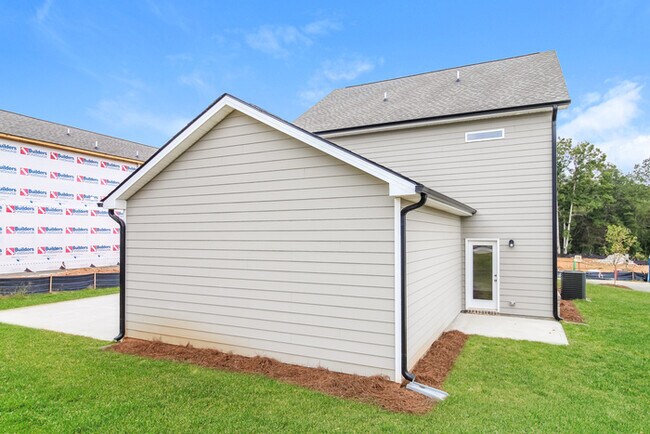 Building Photo - Fantastic 4bd/2.5ba home! Coming soon!