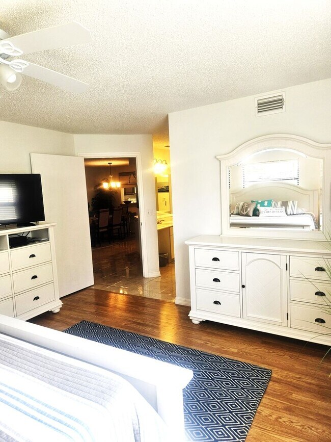 Building Photo - 307 Pine Hollow Cir