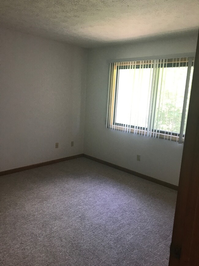 Building Photo - Willow Bend Beauty