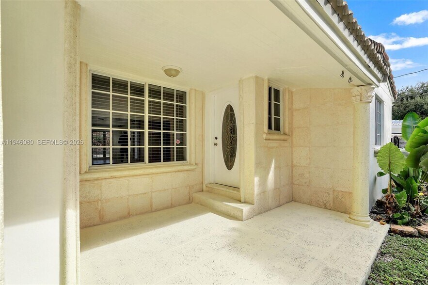 Building Photo - 5781 SW 25th St