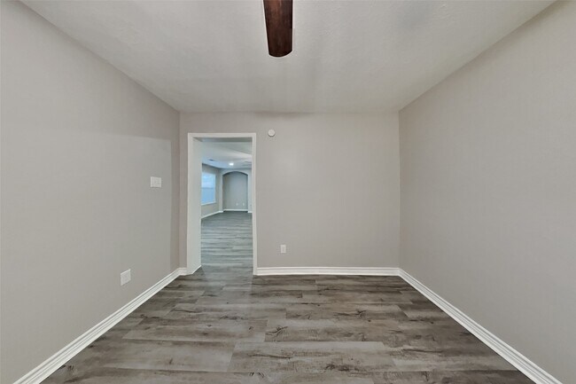 Building Photo - 18610 Willow Cove Dr