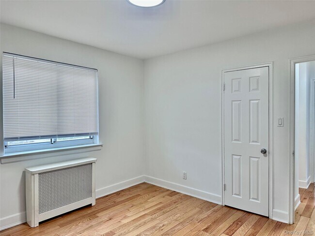 Building Photo - 255-55 75th Ave