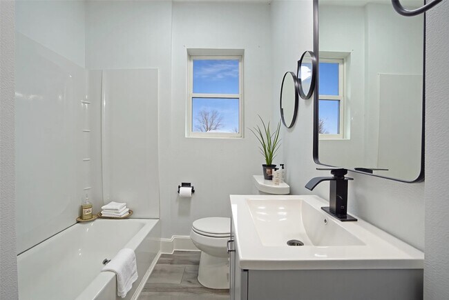 Building Photo - 8505 Denby St