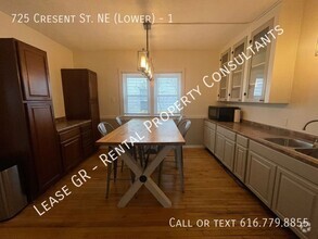 Building Photo - Spacious One Bedroom - Close to Downtown!