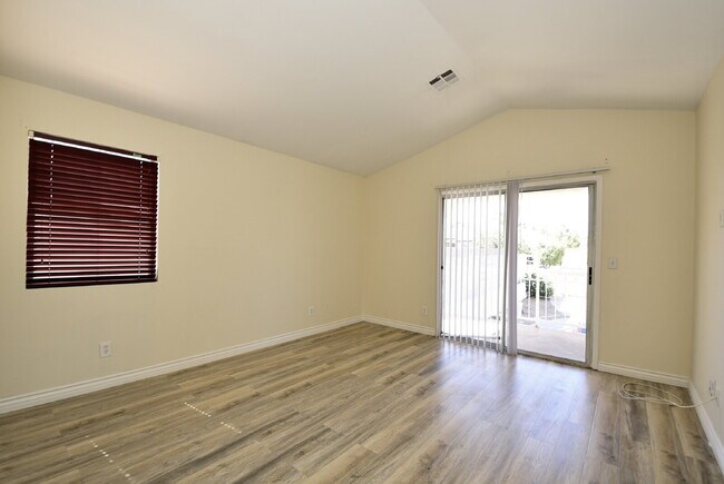 Building Photo - Charming 3-Bedroom, 2.5-Bath Two-Story Home At Smoke Ranch!