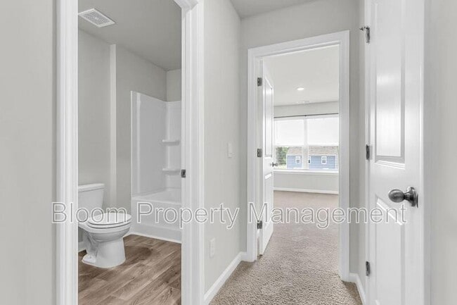 Building Photo - 151 Morning Vw Wy