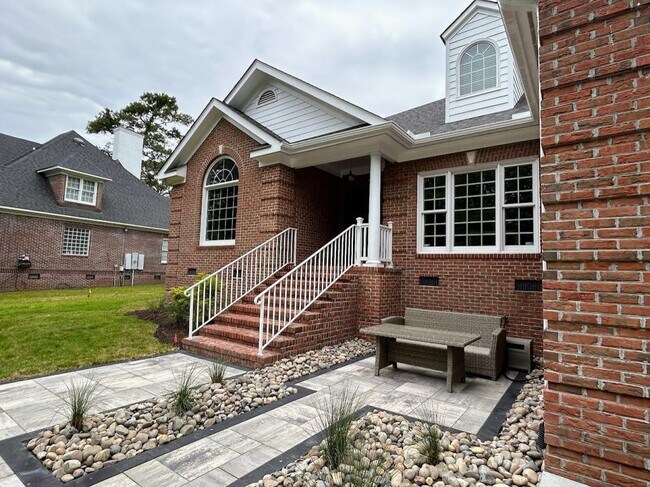 Building Photo - 8703 Decoy Ln
