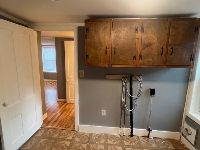 Building Photo - 83 Litchfield St