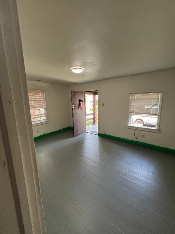 Building Photo - 421-423-423 Caldwell St