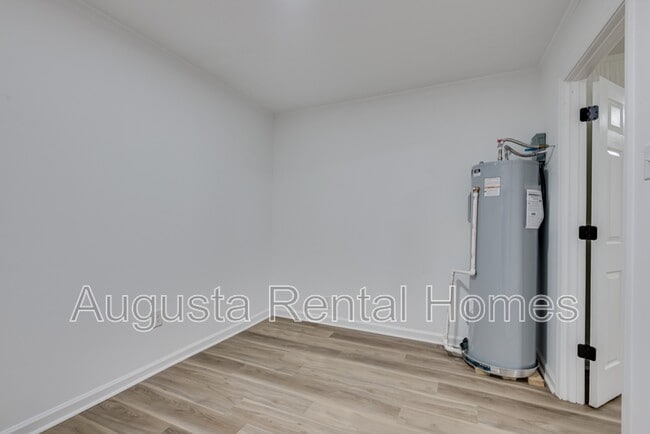 Building Photo - 3110 Arcadia Dr