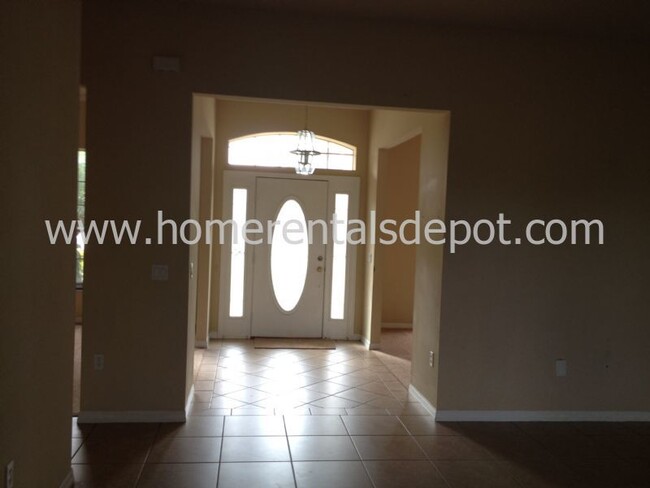 Building Photo - Gorgeous 4/3 pool home in the sought-after...