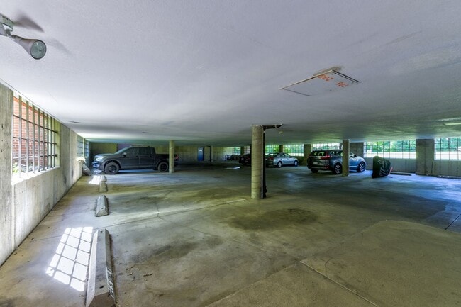 Building Photo - PRICE DROP! + MOVE IN SPECIAL!! 2 Bedroom Condo in Great Location with Pool and Underground Parking!