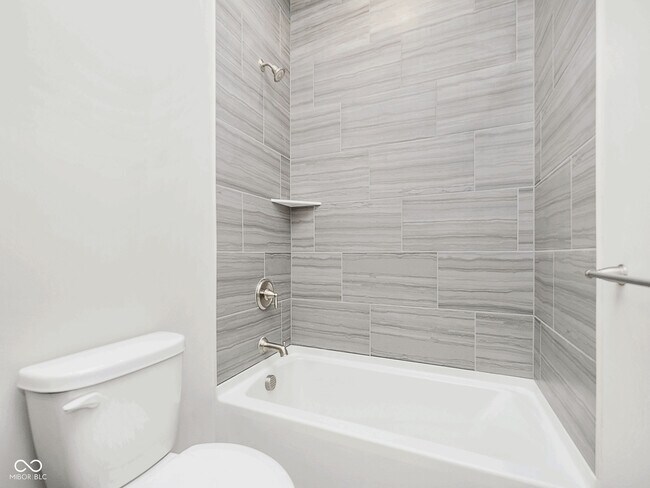 Building Photo - 14755 Legacy Oaks Dr
