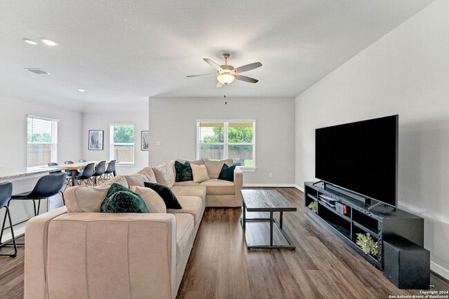 Building Photo - 4323 W Vasquez Cir