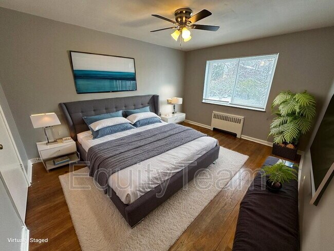 Building Photo - 5929 Oakwood Ave